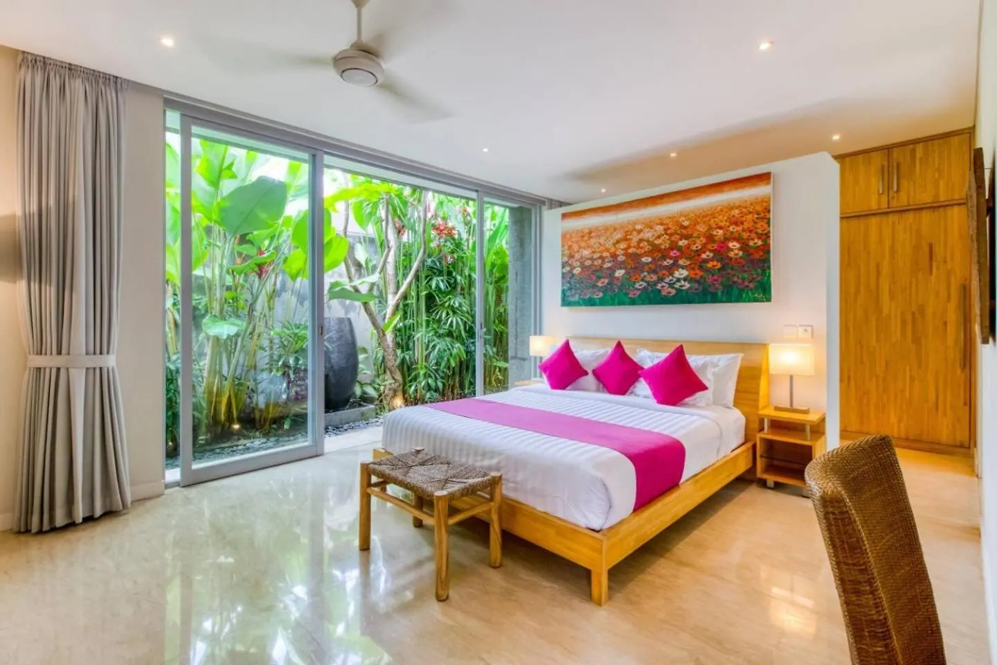 Aramanis Hotel Seminyak 4*,